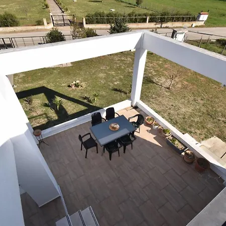 Notus Villa, Villa *