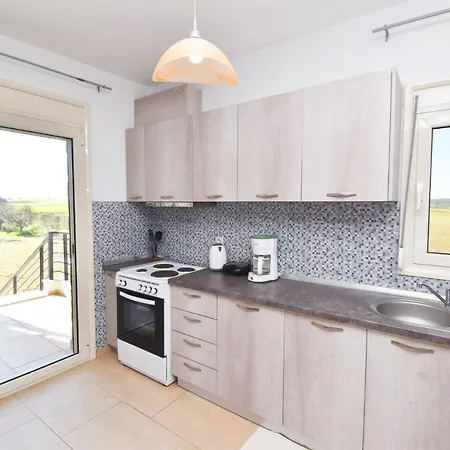 Notus Villa, * Afytos